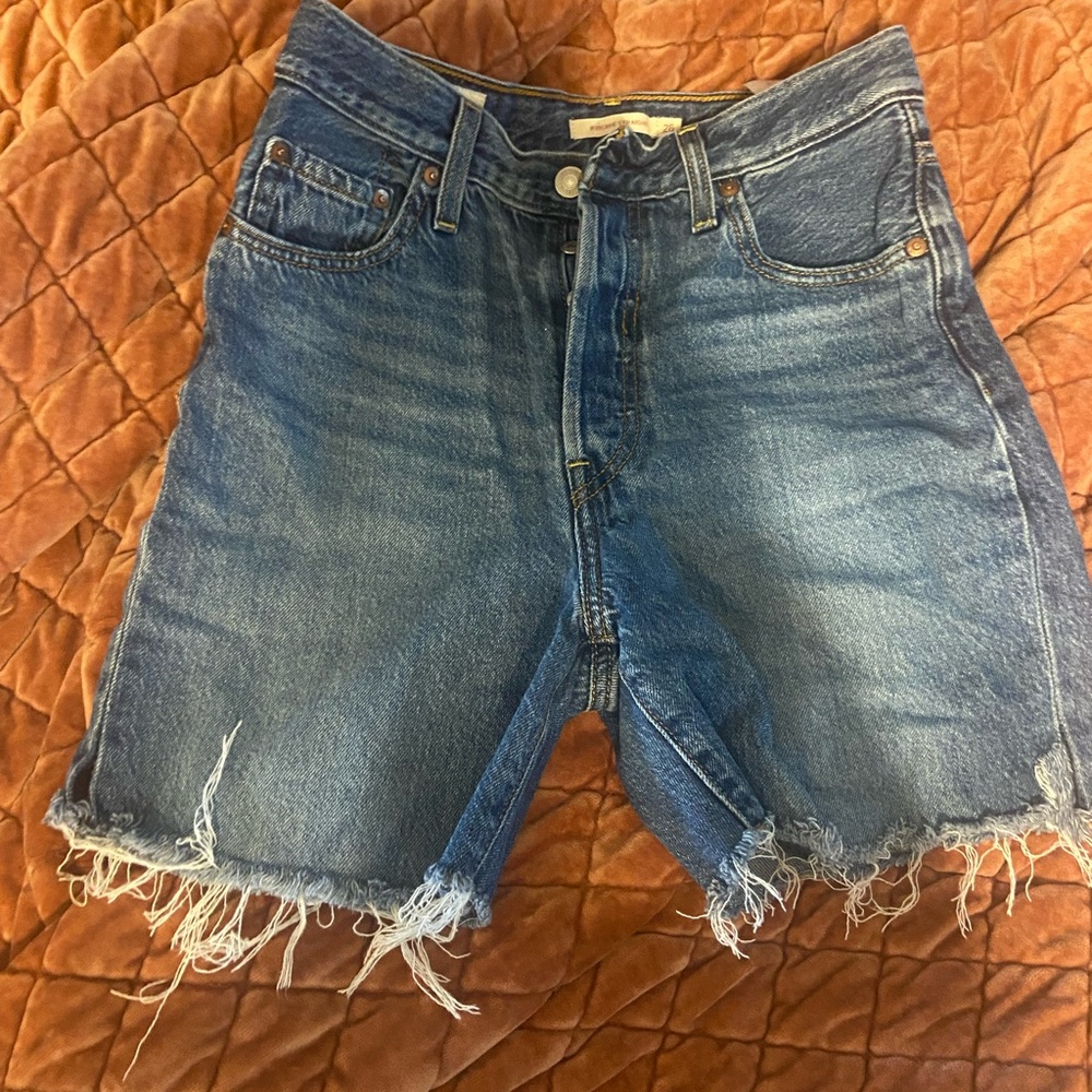 Levi’s Ribcage straight women’s shorts